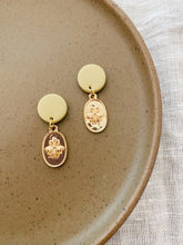 Load image into Gallery viewer, bee