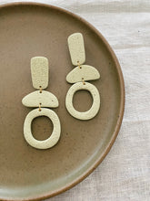 Load image into Gallery viewer, sofia