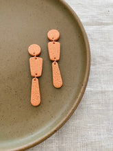 Load image into Gallery viewer, lola