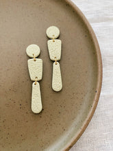 Load image into Gallery viewer, lola