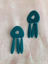 Load image into Gallery viewer, phoebe