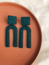 Load image into Gallery viewer, eleanor