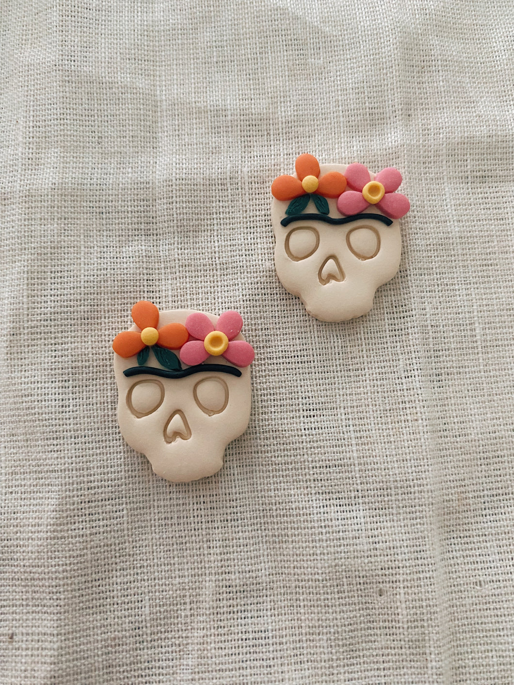 frida studs